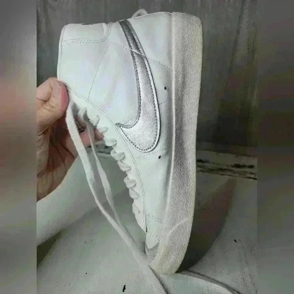 Nike Womens Blazer Mid '77 Sneakers Sz 10 Shoes CZ1055-112 White Silver Swoosh. - Picture 6 of 16